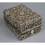 Hallmarked chased silver trinket box - Approx. weight: 139g