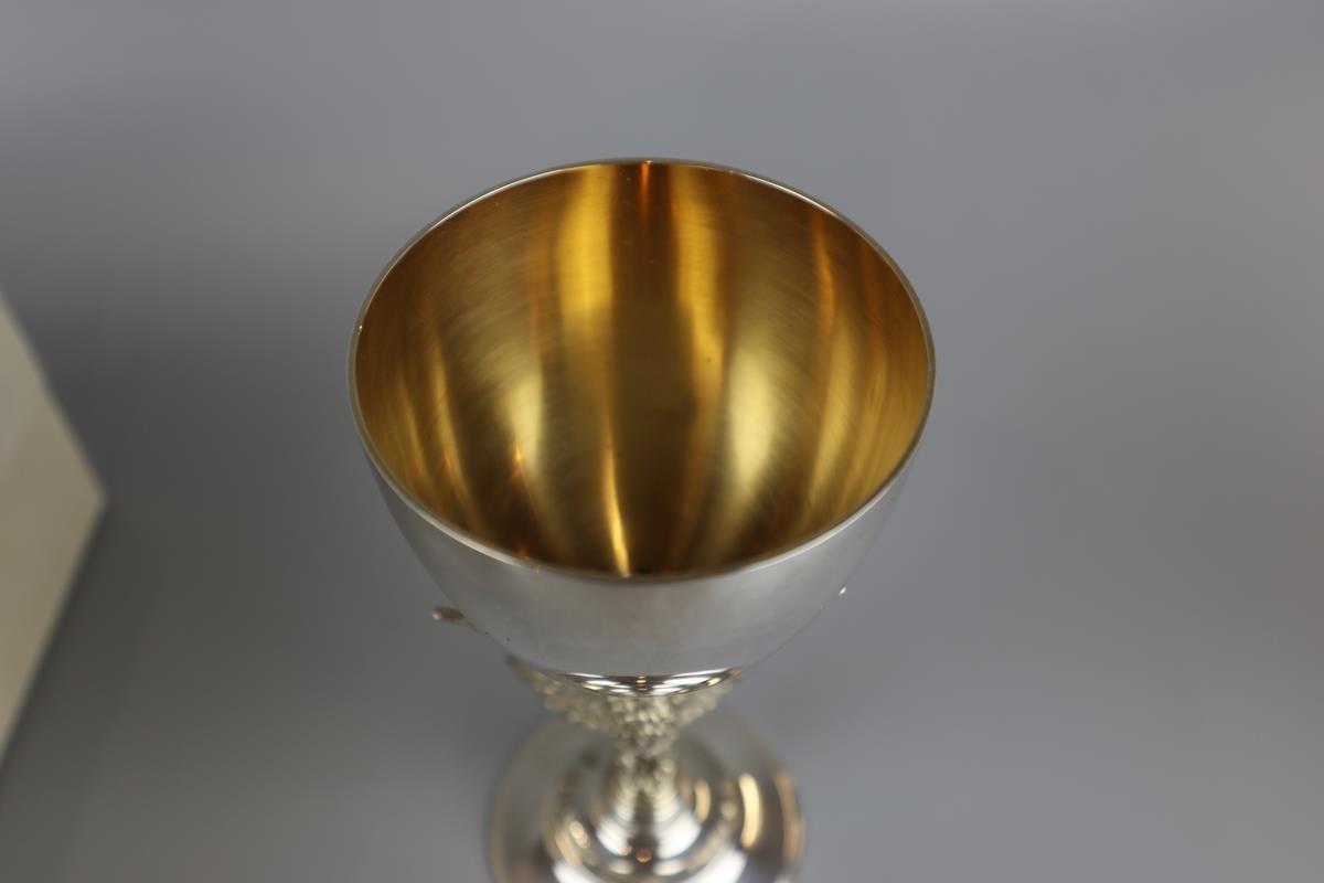 L/E cased solid silver goblet Anniversary St Pauls Cathedral - Approx gross weight 306g - Image 4 of 7