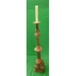 Large carved wooden candlestick - Approx. H: 98cm