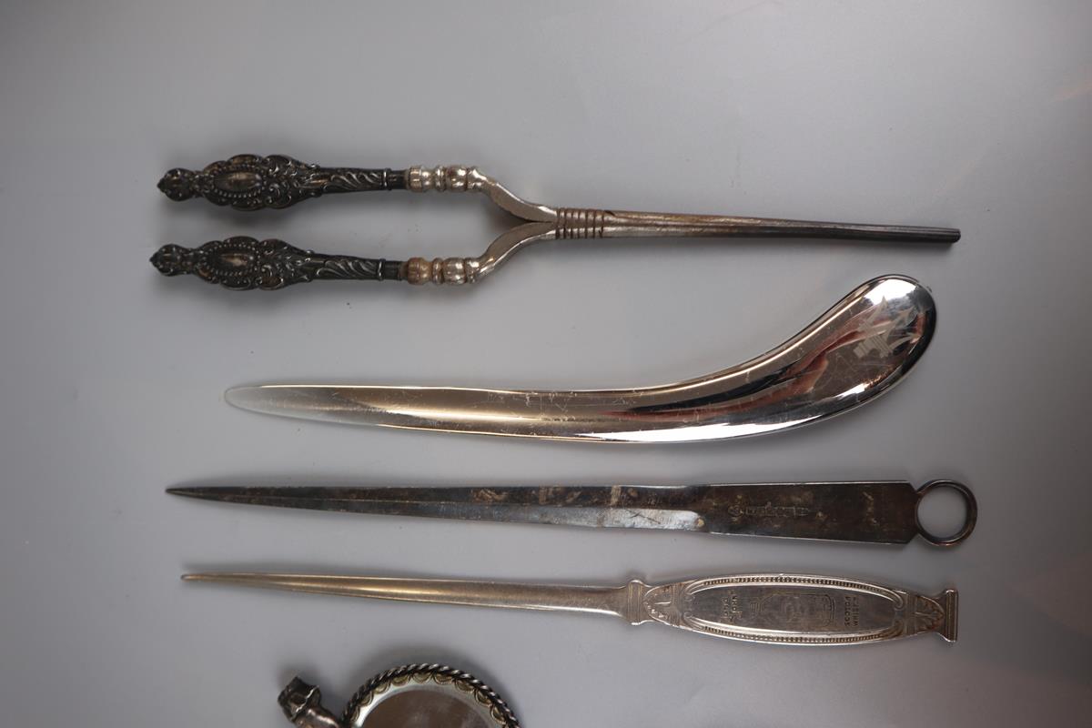 Collectables to include silver handled glove stretcher - Image 4 of 4