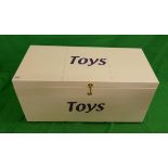 Painted toy box - Approx. W: 89cm D: 43cm H: 42cm