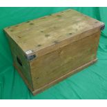 Pine blanket box - Approx. W: 83cm D: 51cm H: 48cm