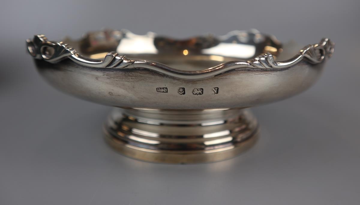 Hallmarked silver pedestal bowl - Approx 393g - Image 4 of 6