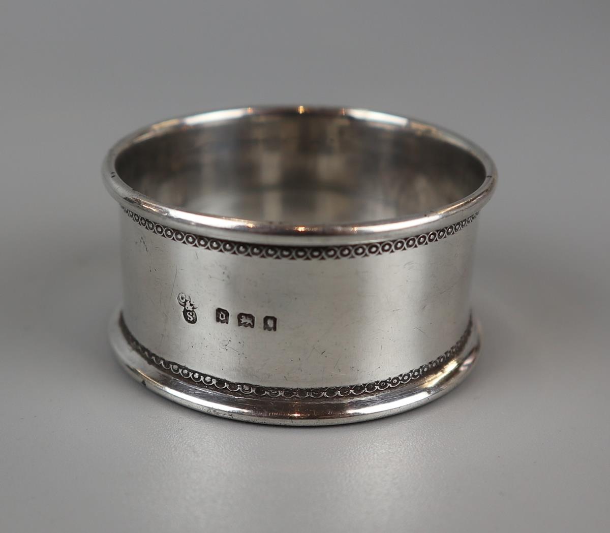 3 hallmarked silver napkin rings and white metal condiment pot - Image 3 of 5