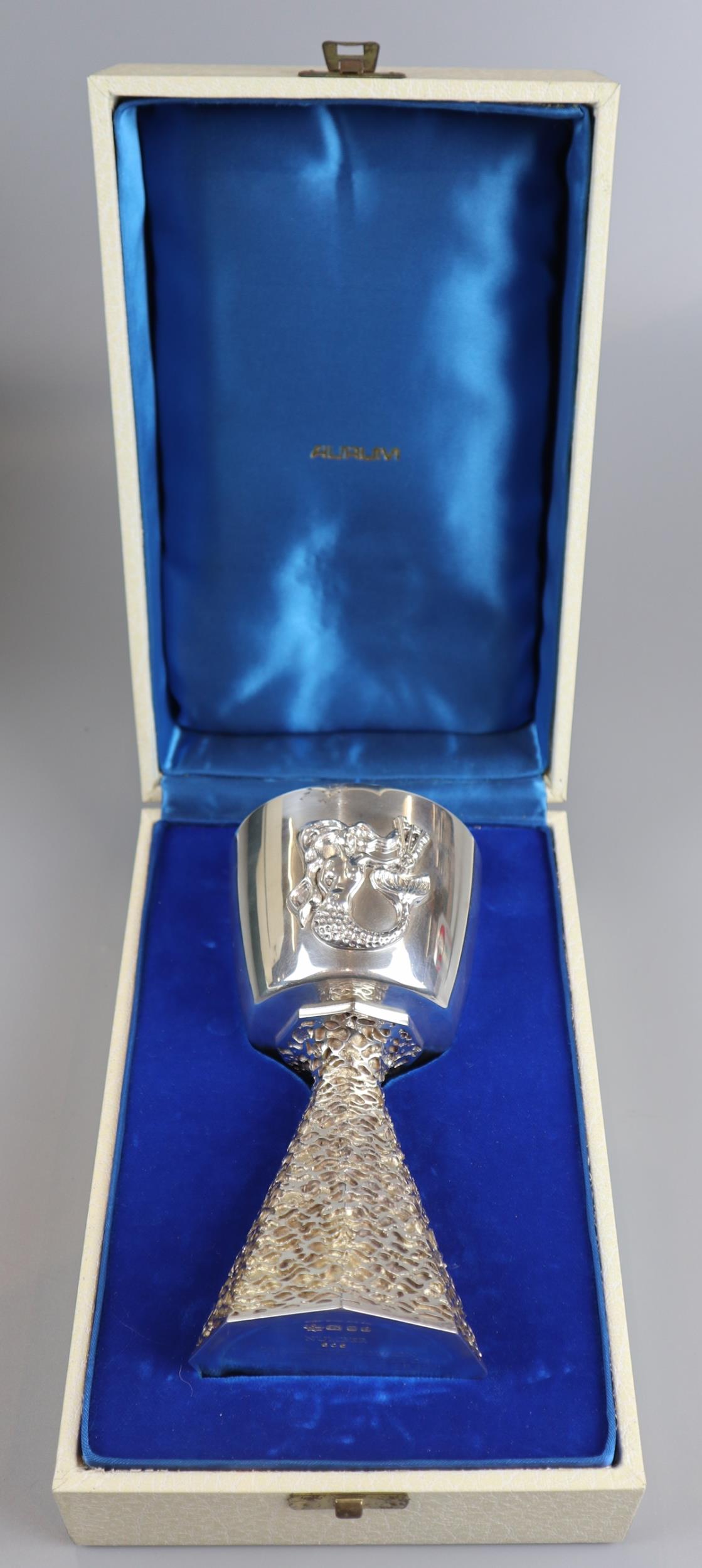 Cased solid silver goblet L/E - The Dean & Chapter of Ely- Approx gross weight 522g