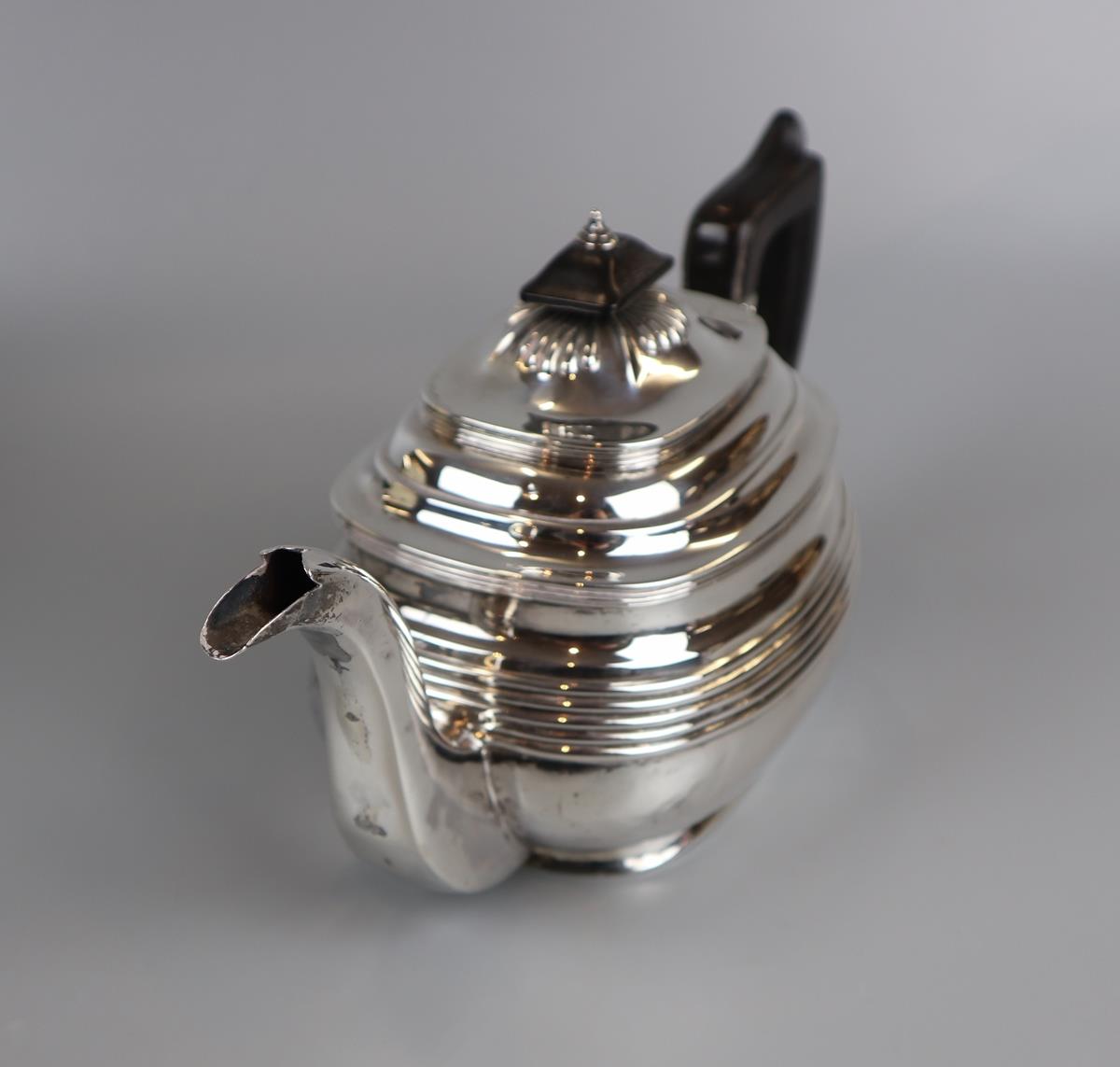 Hallmarked silver teapot - Approx gross weight 515g - Image 2 of 5