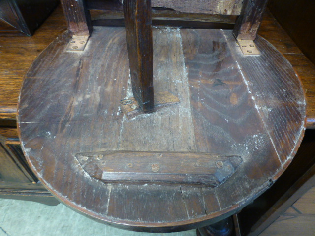 A late 17th century and later oak 'coaching table', - Bild 5 aus 10