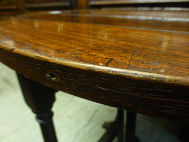 A late 17th century and later oak 'coaching table', - Bild 9 aus 10