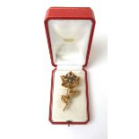 Cartier, an 18ct yellow gold 'open and shut' en tremblant flower clip,