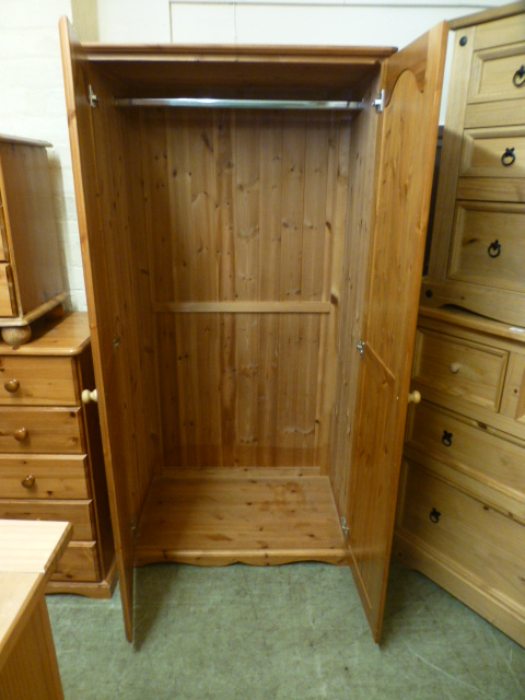 A modern pine two door wardrobe - Image 2 of 2