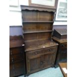 An oak dresser,