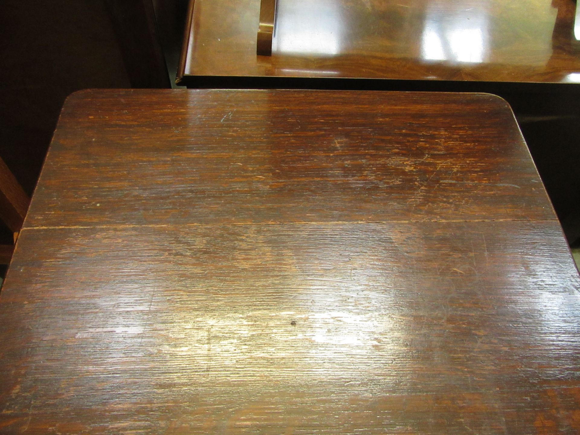 An early 20th century oak monks bench CONDITION REPORT: Split to top. - Image 2 of 4