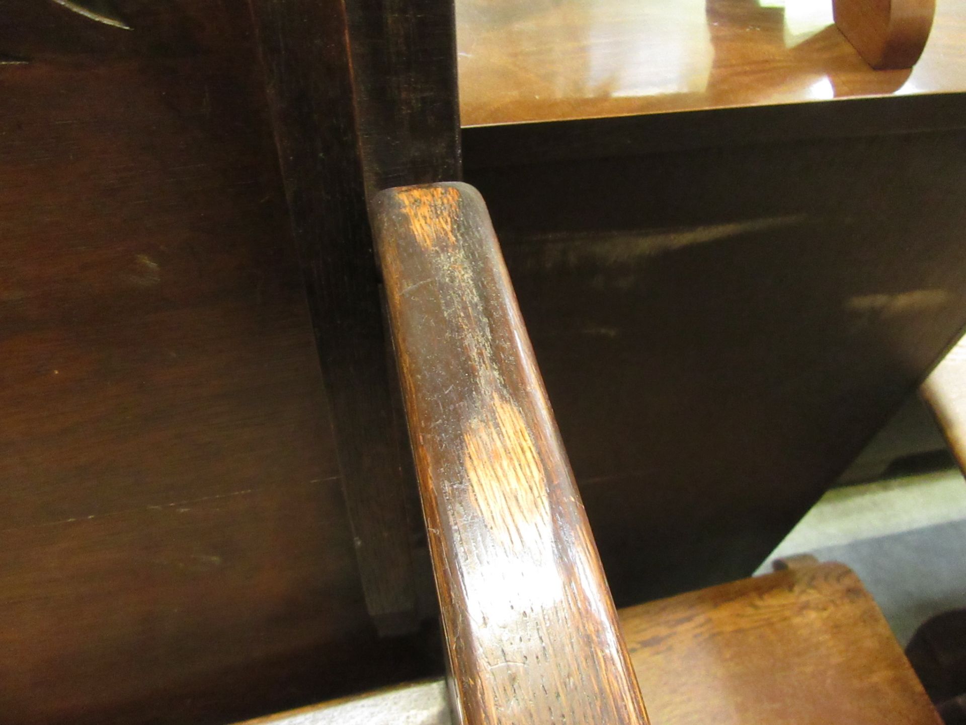 An early 20th century oak monks bench CONDITION REPORT: Split to top. - Image 4 of 4