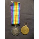 A WWI medal pair named to 45265 PTE. E. HUNT. R.