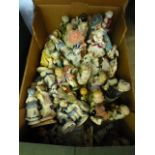 A tray of continental ceramic figures
