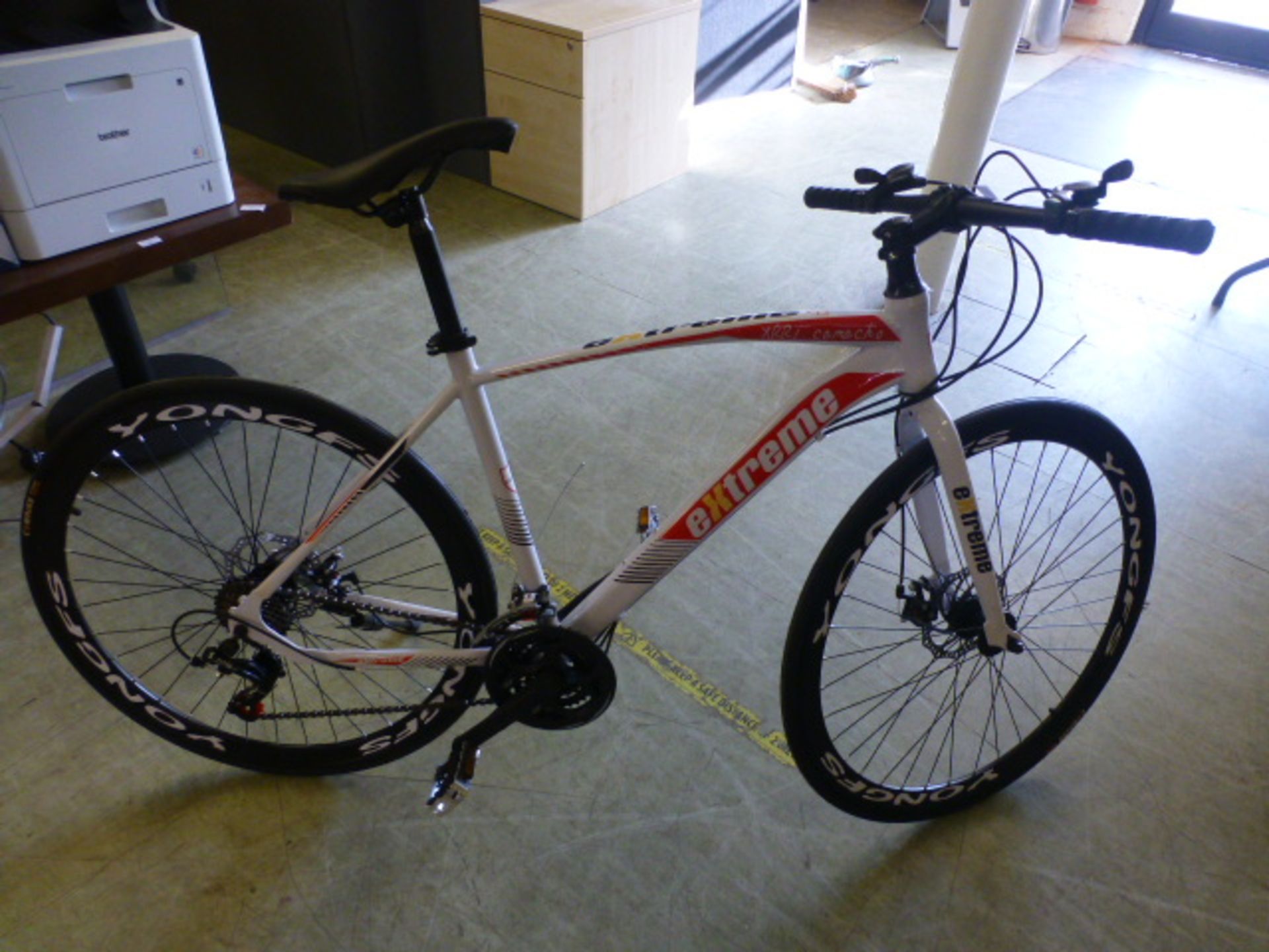 An unused Extreme XRRI Camacho bike in white CONDITION REPORT: Bike may required
