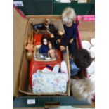 A tray of 1970s dolls and clothing including Sindy, Sasha etc.