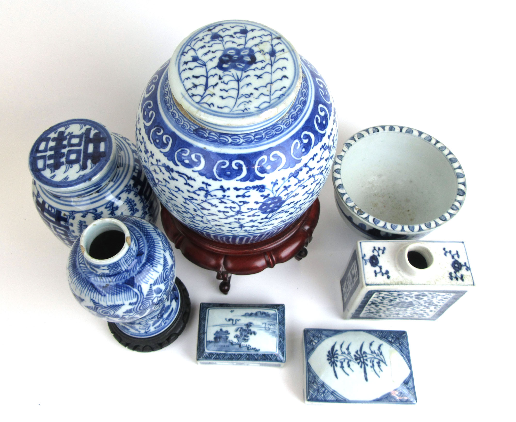 A collection of 19th century and later Chinese blue and white ceramics to include ginger jars, vase, - Image 2 of 2