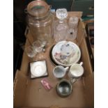 A tray containing a Kilner glass jar, collectors plates, tankards, decanter etc.