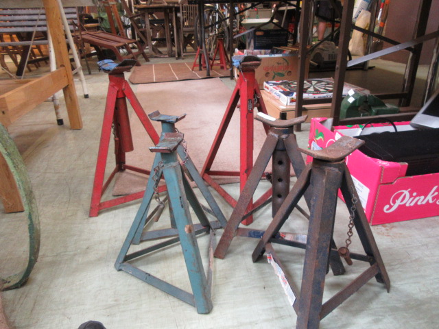 Three pairs of axle stands