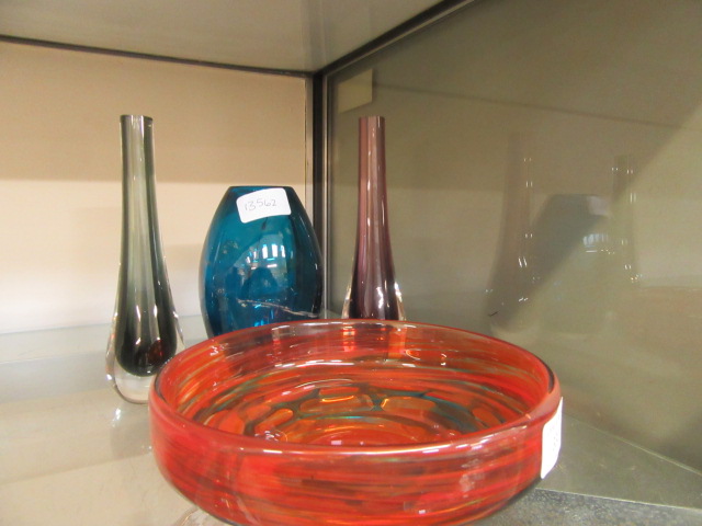 A selection of mid-20th century glassware