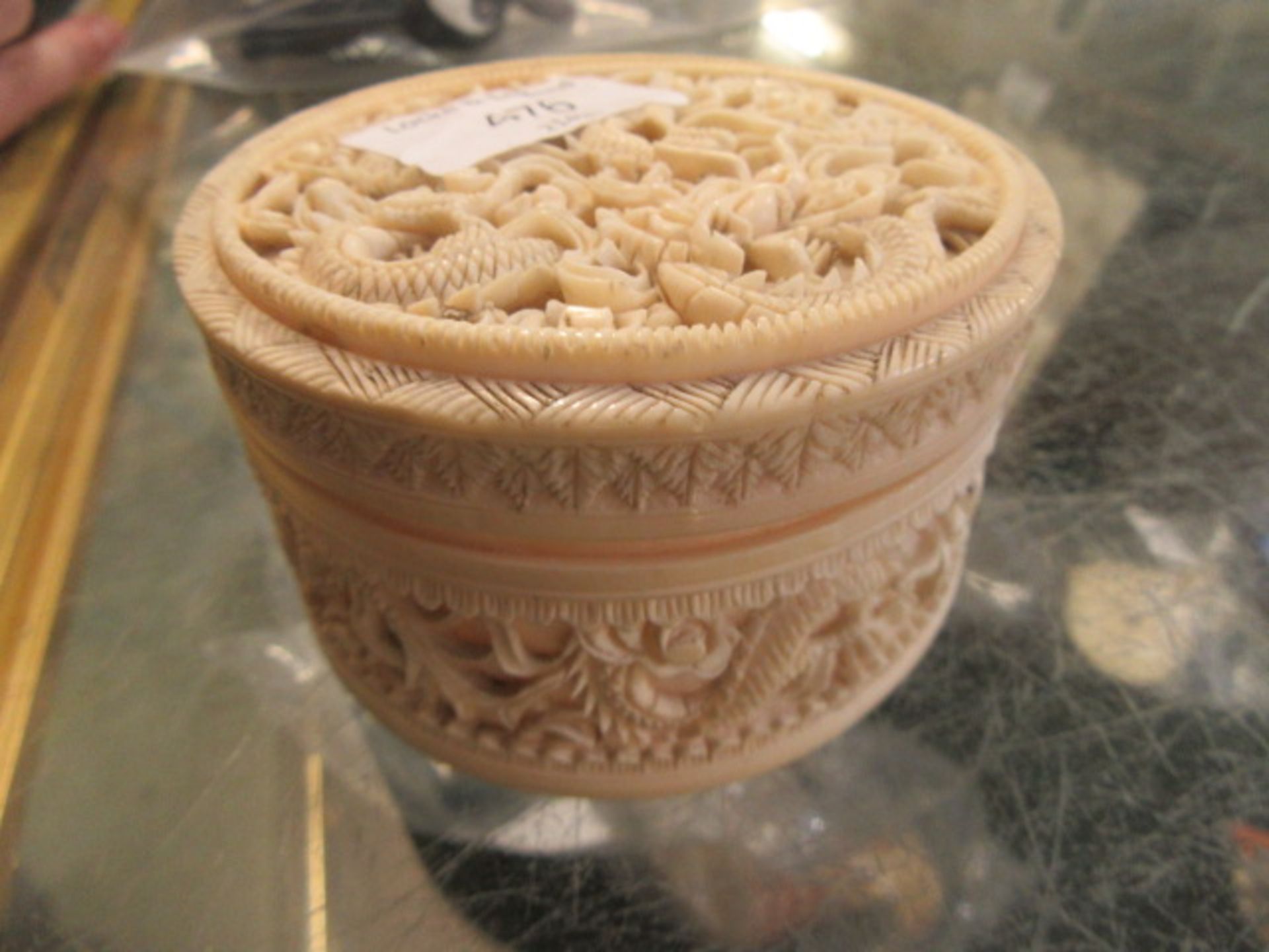 A 19th century Chinse carved lidded ivory pot containing two other ivory items CONDITION - Image 4 of 4