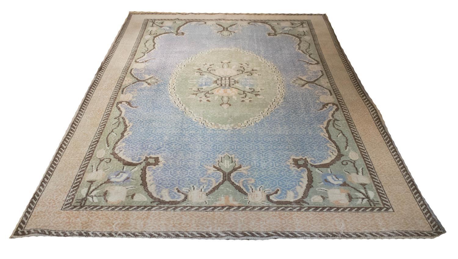 VINTAGE SAVONNERIE AUBUSSON DESIGN CARPET, 300cm x 200cm.