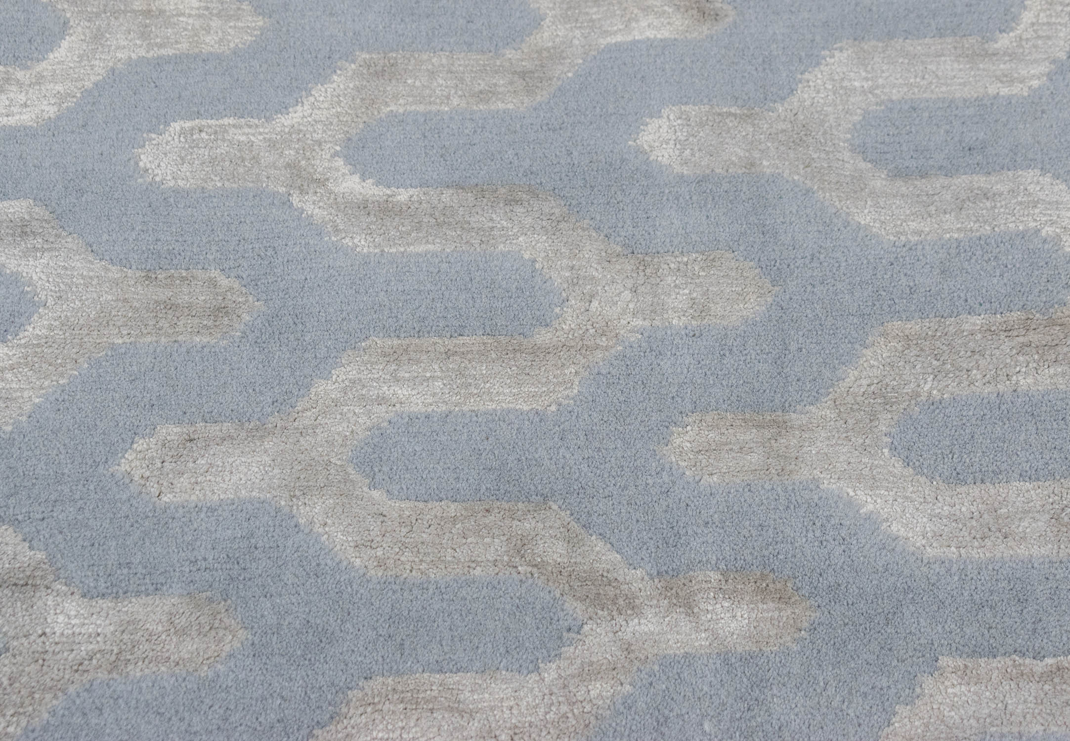 CONTEMPORARY TIGER DESIGN RUG COMPANY INSPIRED CARPET, wool and silk, 280cm x 180cm. - Image 3 of 3