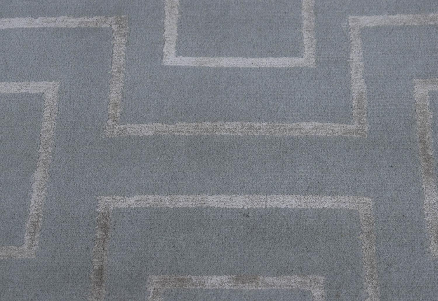 CONTEMPORARY RUG COMPANY INSPIRED CARPET, 300cm X 240cm, Art Deco design wool and silk. - Image 2 of 5
