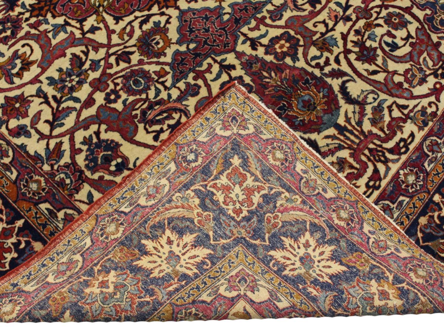 FINE ANTIQUE PERSIAN ISPHAHAN RUG, 209cm x 145cm. - Image 2 of 7