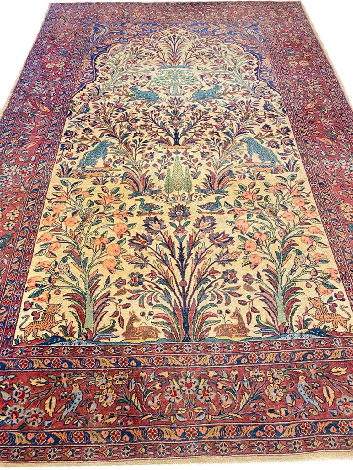 FINE PERSIAN KASHAN RUG, 210cm x 130cm.
