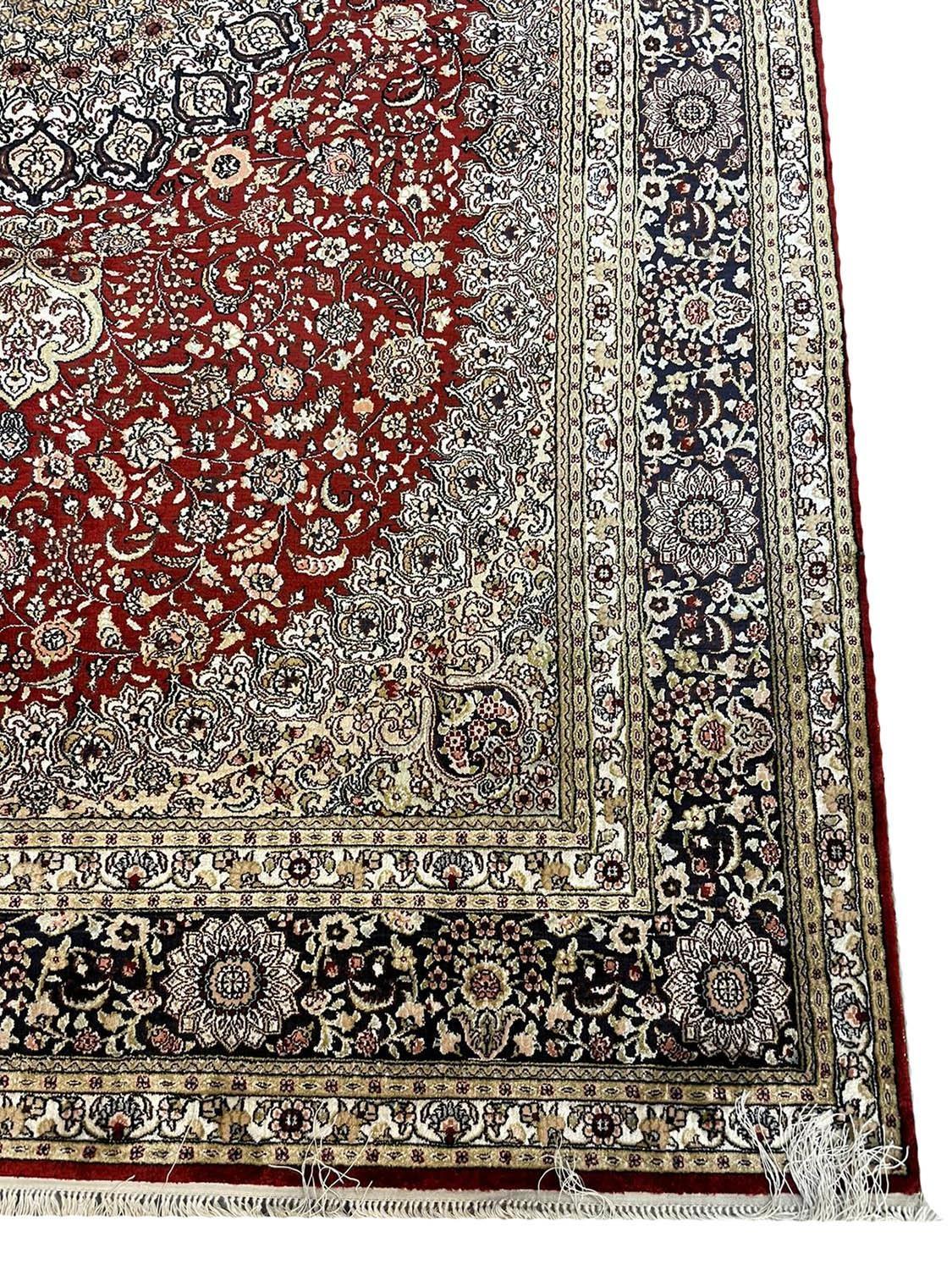 VERY FINE PURE SILK HEREKE DESIGN RUG, 190cm x 126cm. - Image 2 of 4