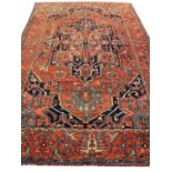 ANTIQUE PERSIAN SERAPI CARPET, 380cm x 244cm.