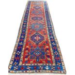 ANTIQUE HERIZ RUNNER, 317cm x 96cm.