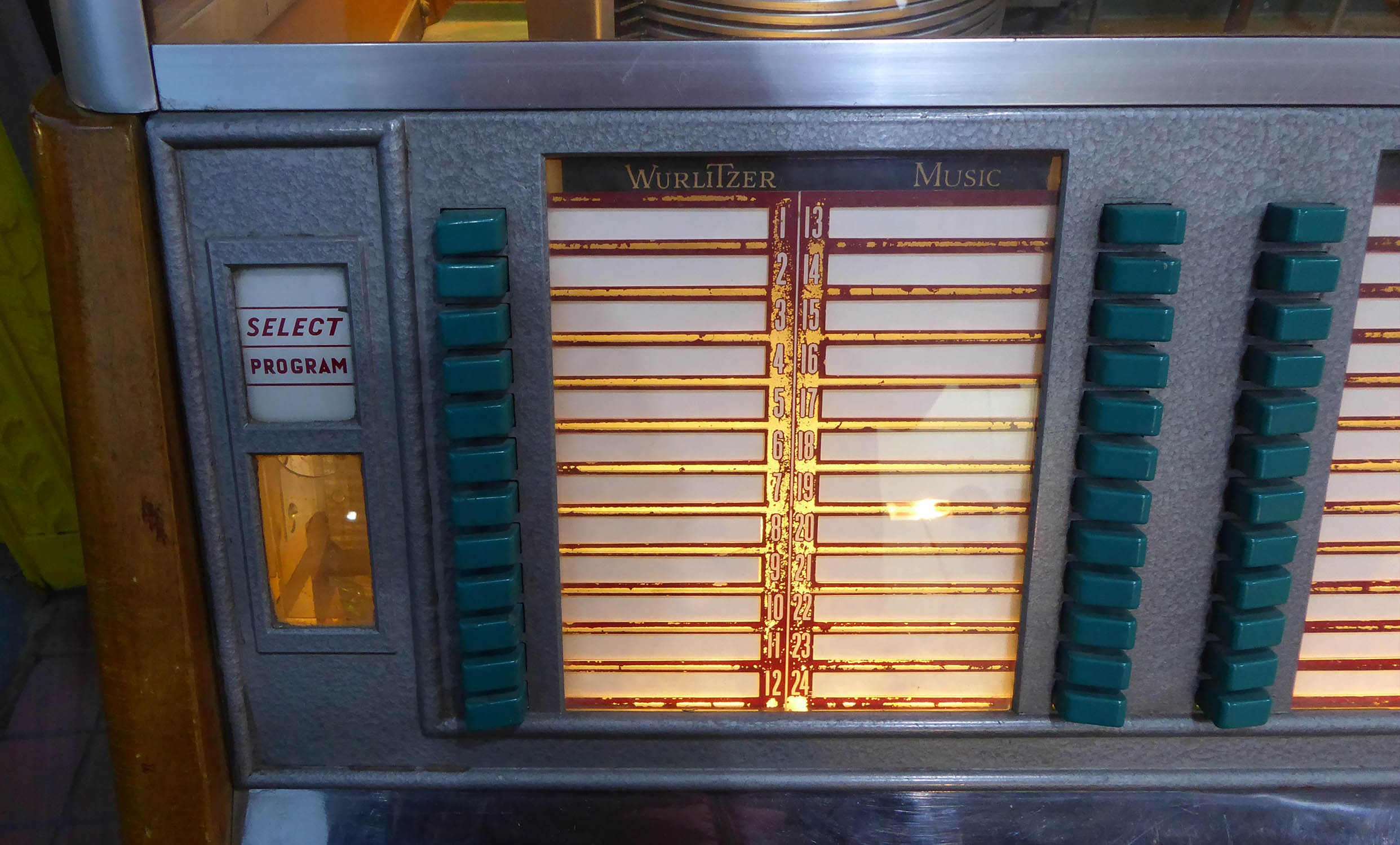 WURLITZER MODEL 1650 JUKE BOX, circa 1954, with records, 83cm x 70cm x 140cm. (sold as seen) - Image 7 of 20