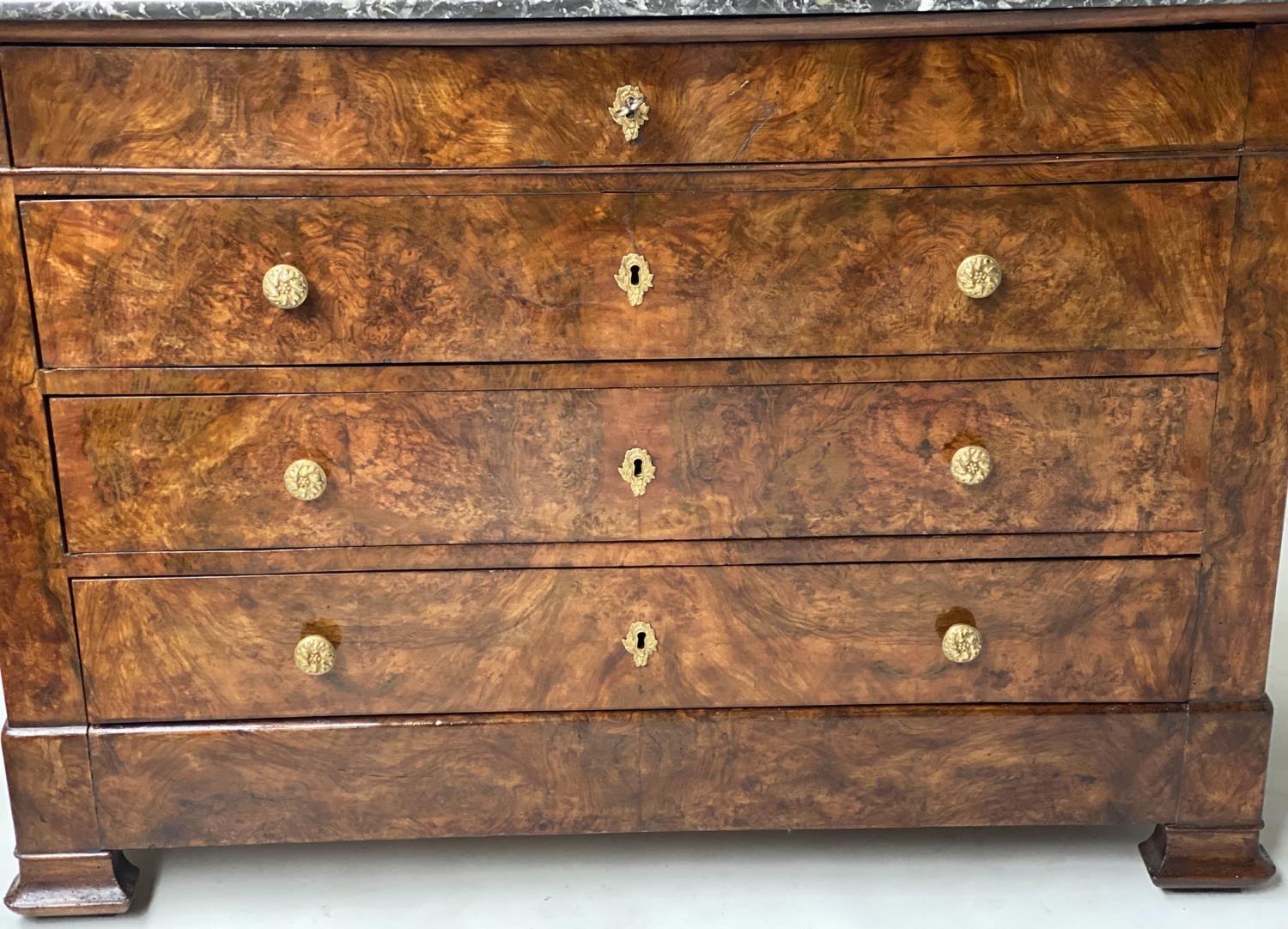 COMMODE, early 19th century French Charles X burr walnut with marble top above four long well - Image 4 of 9