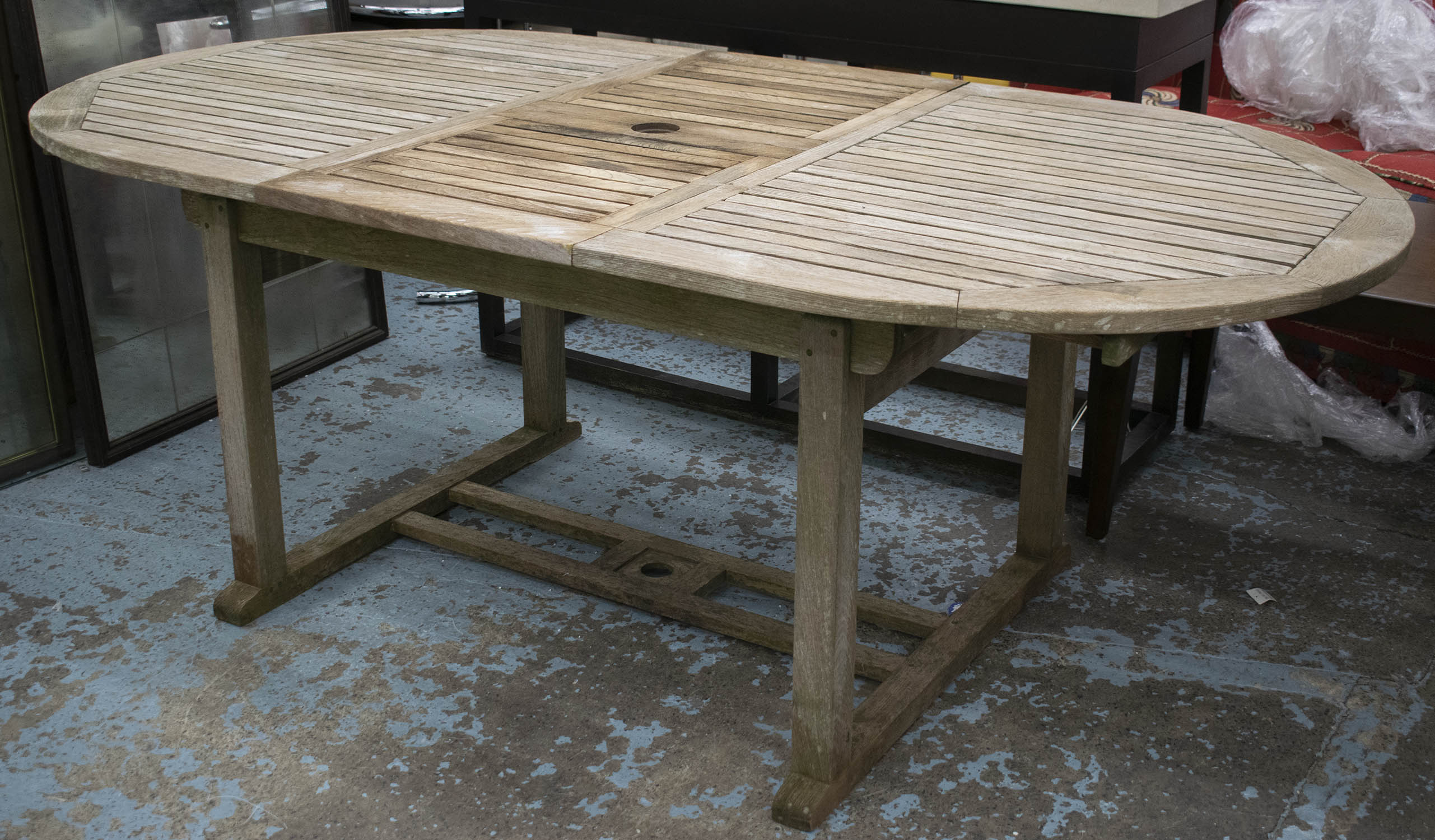 WINCHESTER TEAK GARDEN SET, including a table with retractable leaf, 75cm H x 110cm x 160cm L, 210cm - Image 3 of 5