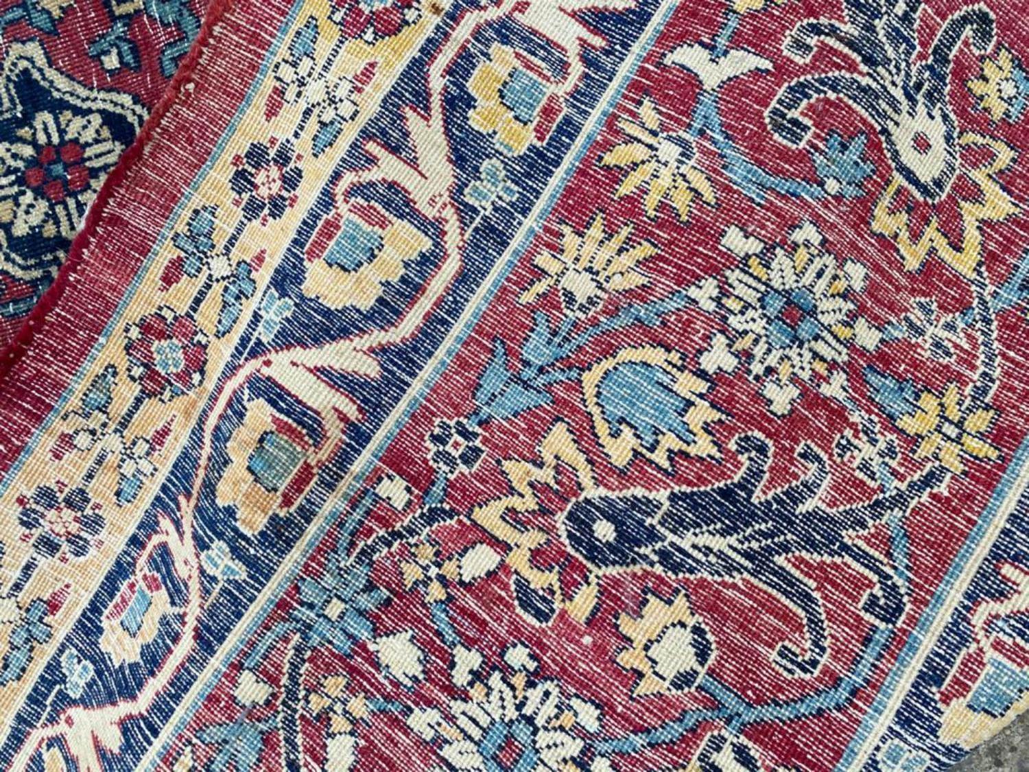 ANTIQUE PERSIAN KIRMAN LAVER CARPET, 375cm x 270cm. - Image 4 of 4