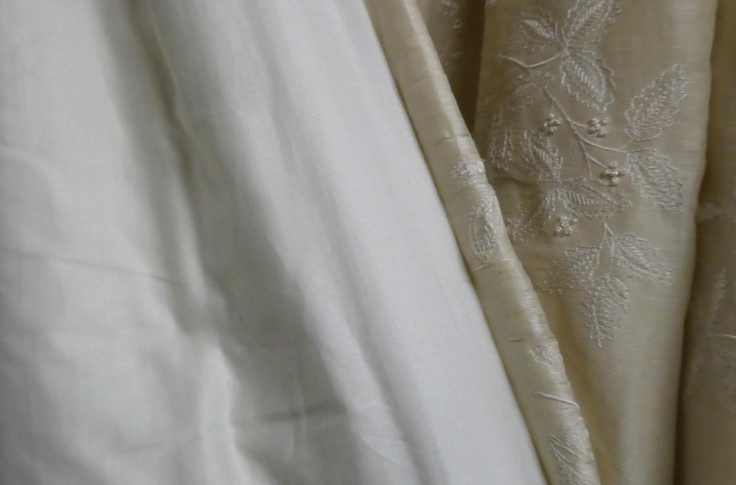 CURTAINS, two pairs in an embroidered ivory silk, lined and interlined, one pair each curtain approx - Image 4 of 4