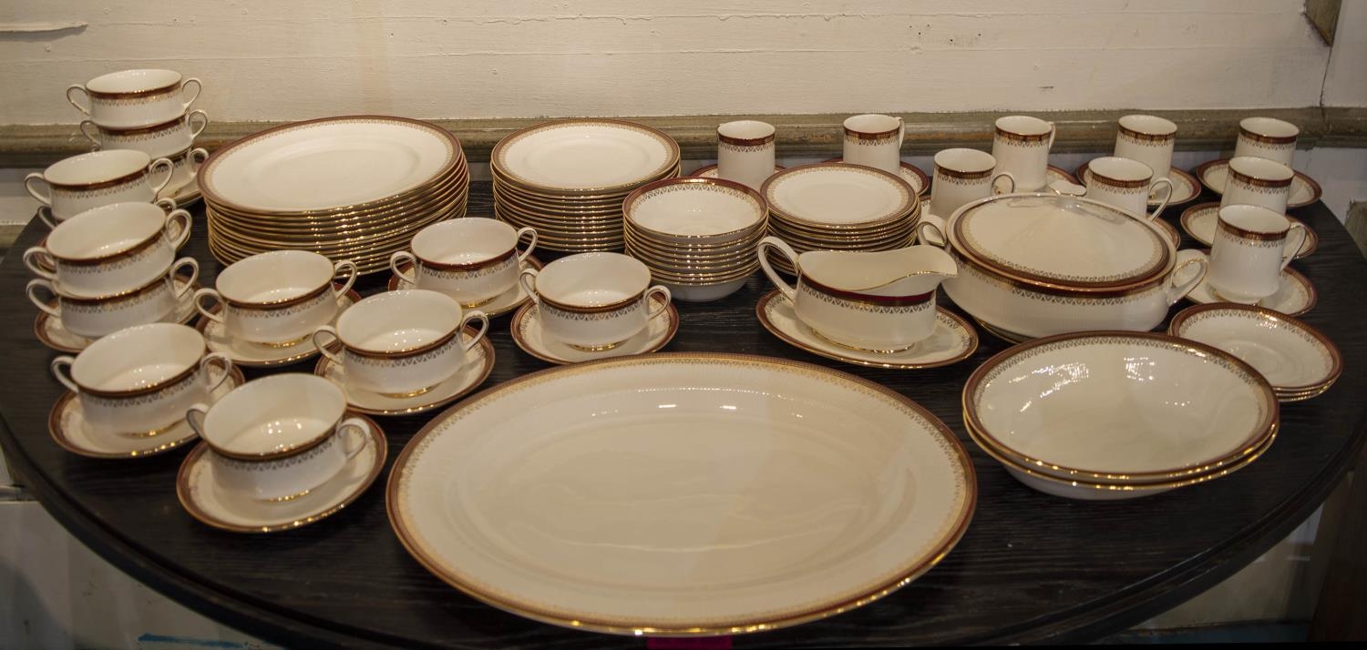 ROYAL ALBERT PARAGON PART DINNER AND TEA SERVICE, 'Holyrood' pattern, thirteen dinner plates, twelve - Image 2 of 7