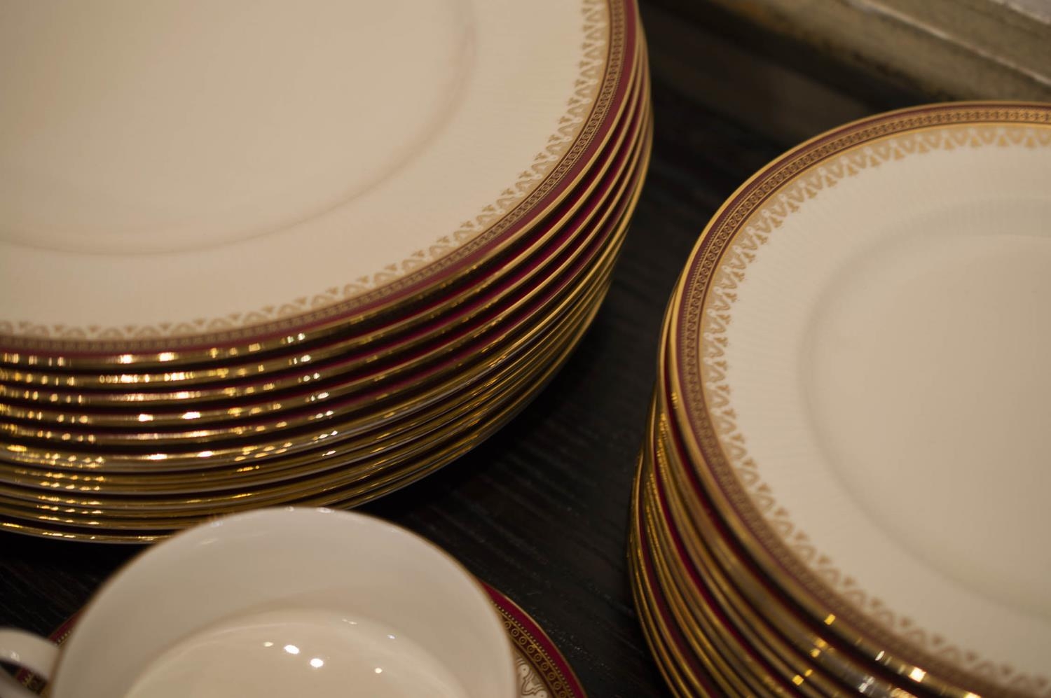 ROYAL ALBERT PARAGON PART DINNER AND TEA SERVICE, 'Holyrood' pattern, thirteen dinner plates, twelve - Image 3 of 7