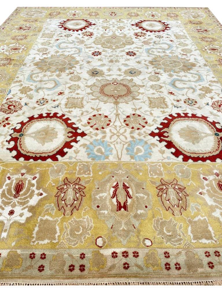 FINE INDIAN AGRA CARPET, 372cm x 300cm.