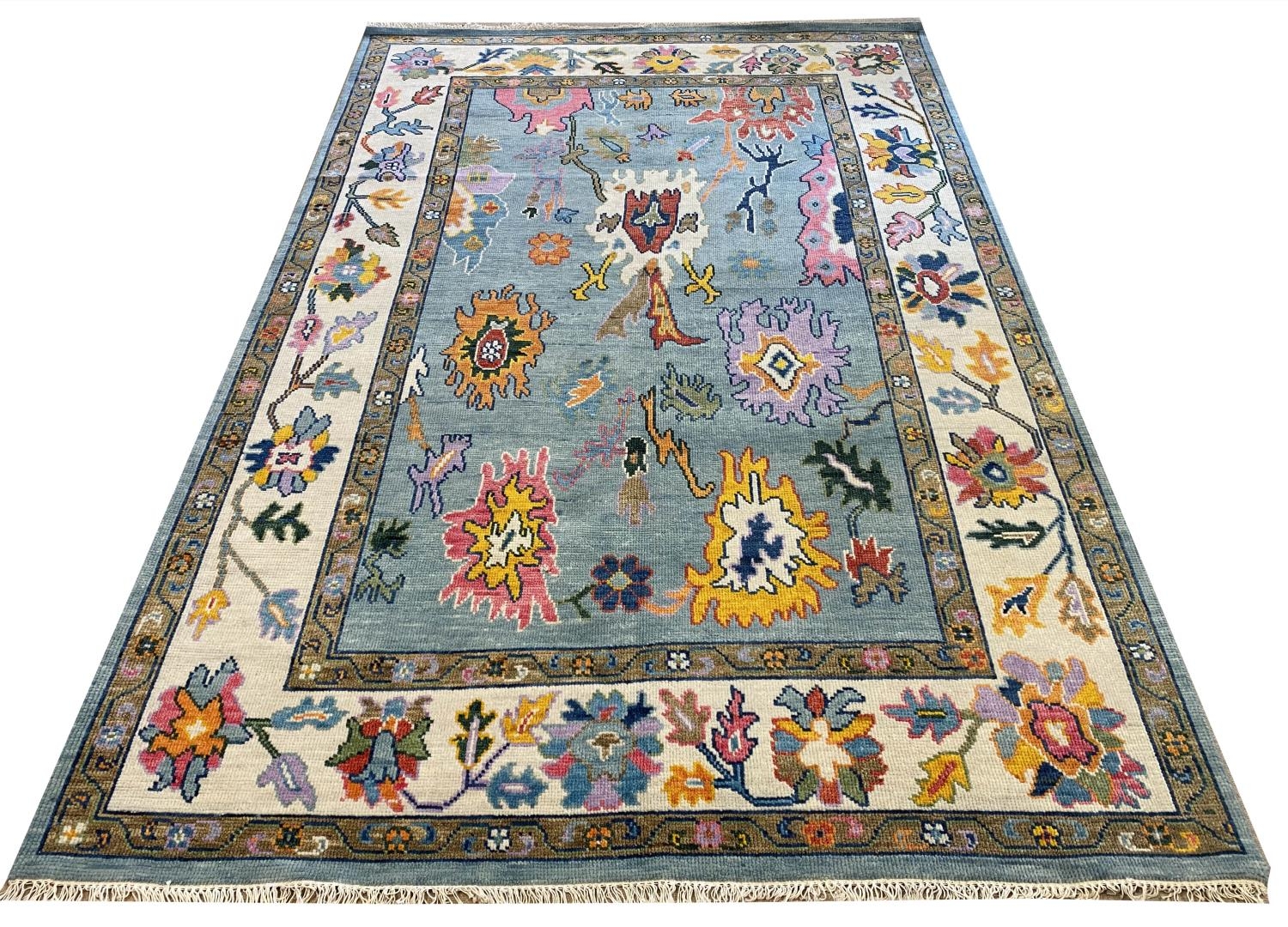 FINE CONTEMPORARY OUSHAK CARPET, 280cm x 185cm.