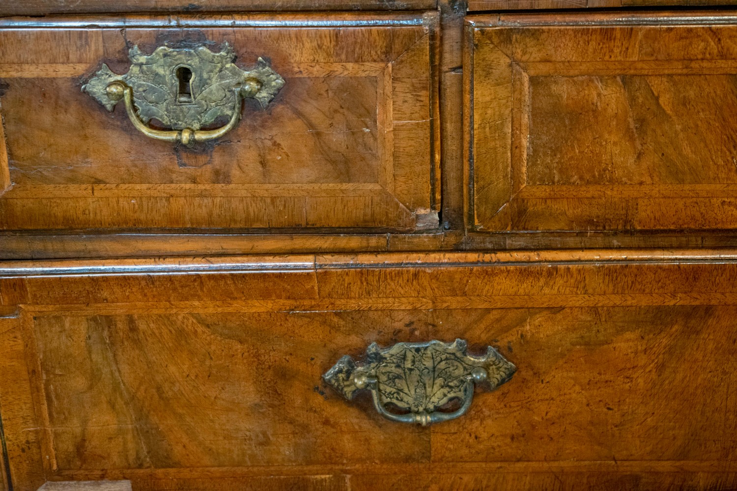 CHEST, 100cm W x 97cm H x 52cm D early 18th century George I walnut and featherbanded with three - Image 4 of 6