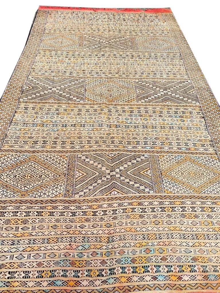 FINE MOROCCAN SILK FLATWEAVE RUG, 287cm x 163cm.