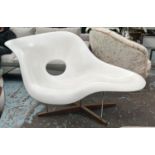 VITRA LA CHAISE LONGUE CHAIR BY CHARLES AND RAY EAMES, 150cm W.
