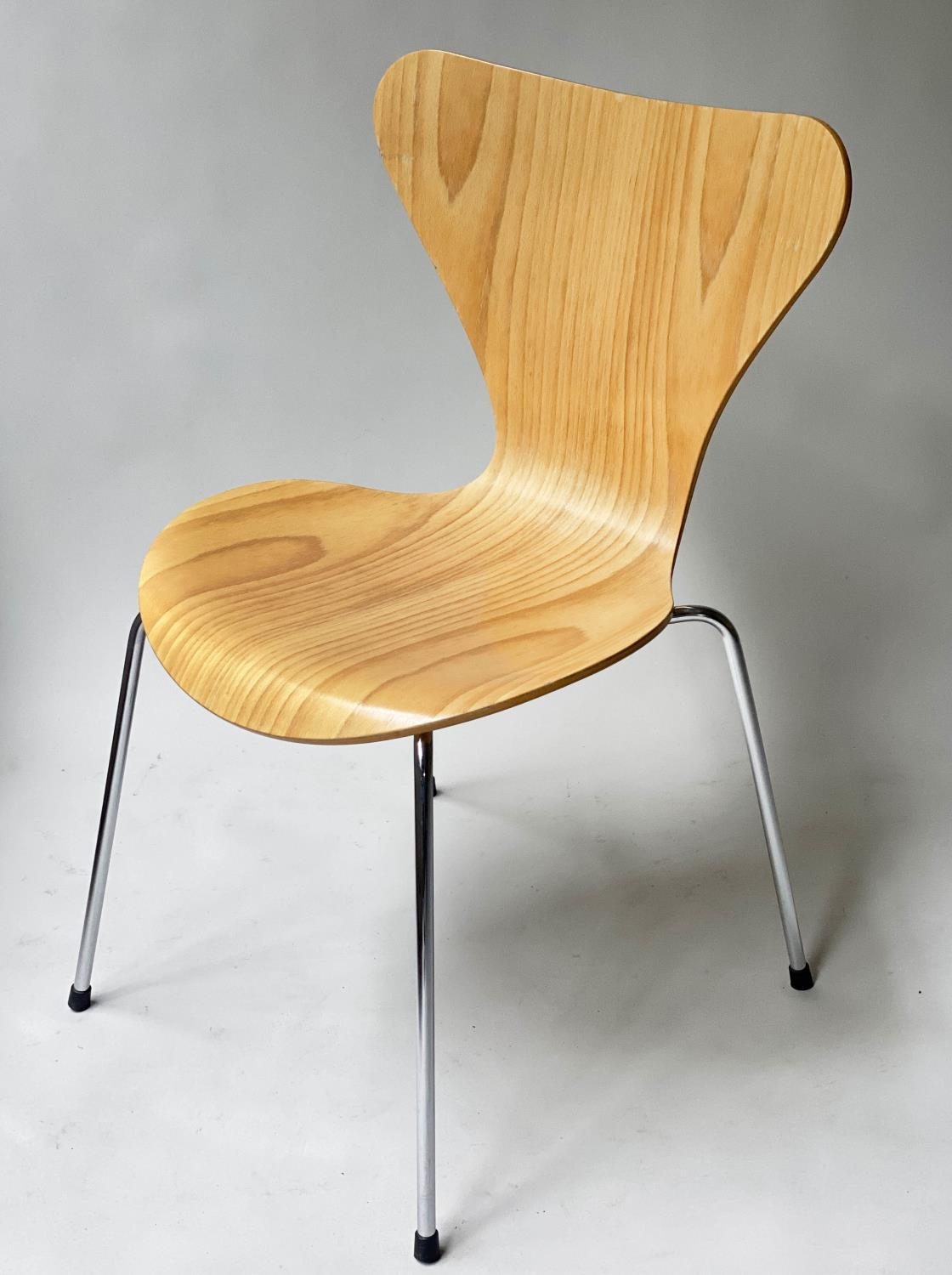 FRITZ HANSEN SERIES 7 DINING CHAIRS, a set of six, by Arne Jacobsen, bentwood and stacking ( - Image 5 of 7
