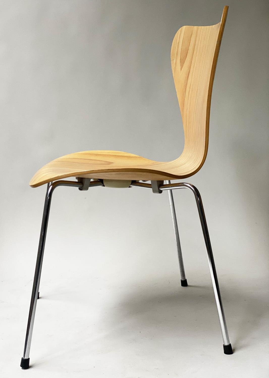 FRITZ HANSEN SERIES 7 DINING CHAIRS, a set of six, by Arne Jacobsen, bentwood and stacking ( - Image 6 of 7