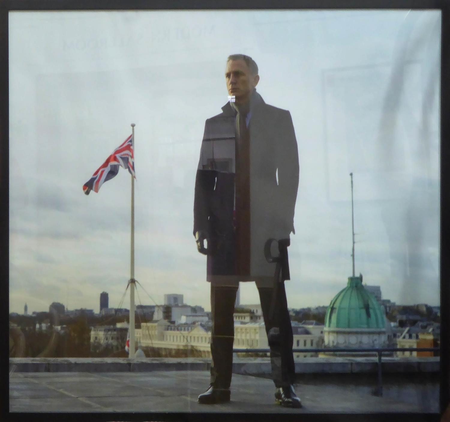 DANIEL CRAIG ON THE ROOFTOP OF THE CABINET OF WAR ROOMS, during the shooting of 'Skyfall', 85cm x