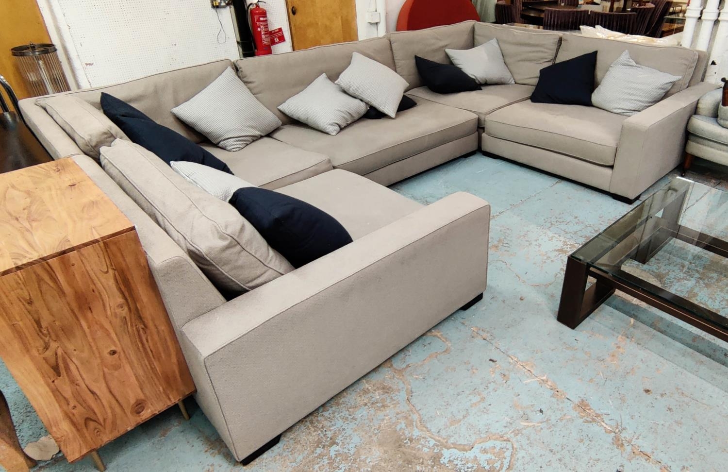 BESPOKE SOFA LONDON SECTIONAL SOFA, 447cm x 280cm x 86cm. - Image 2 of 7